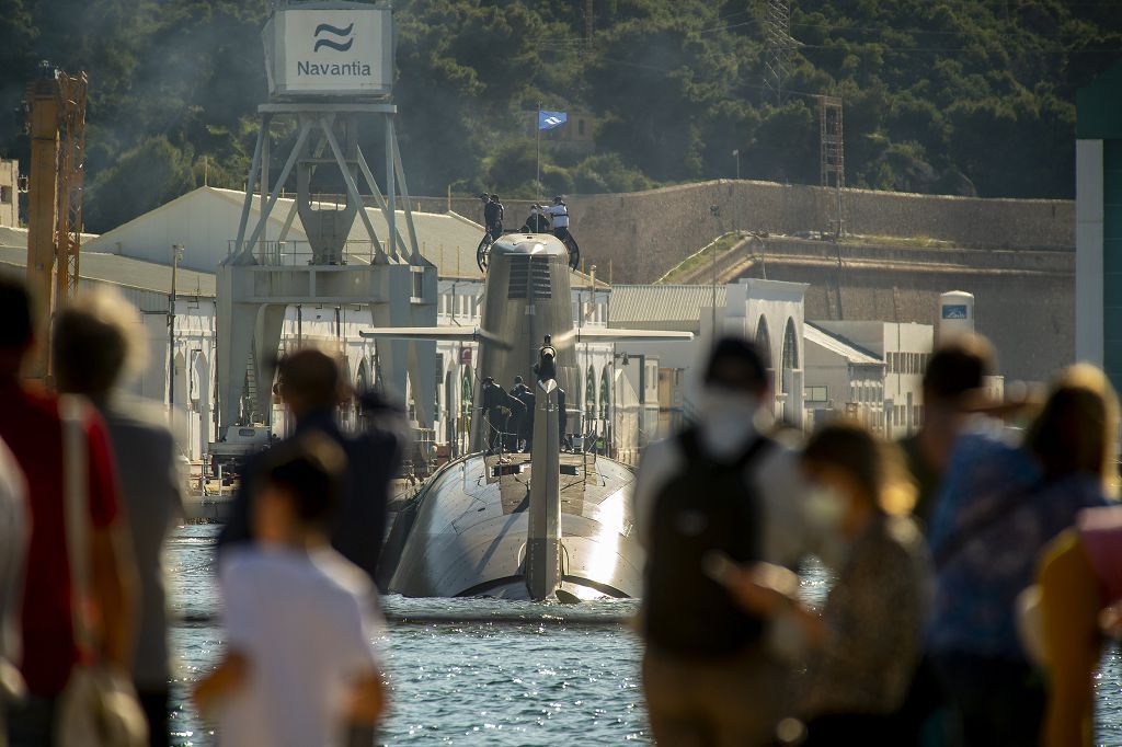 La dotación del S-81 Isaac Peral culmina la puesta a flote industrial del submarino