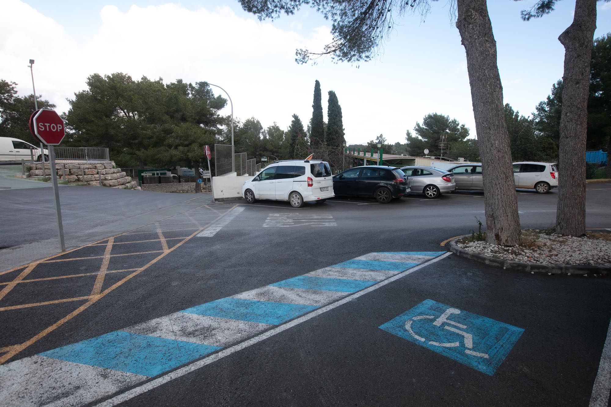 Denuncian dificultades para acceder al consultorio de Sant Rafel en sillas de ruedas