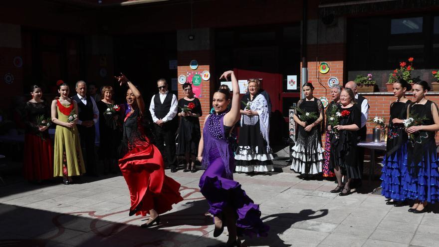 La Feria de Abril se apodera del Albergue Covadonga