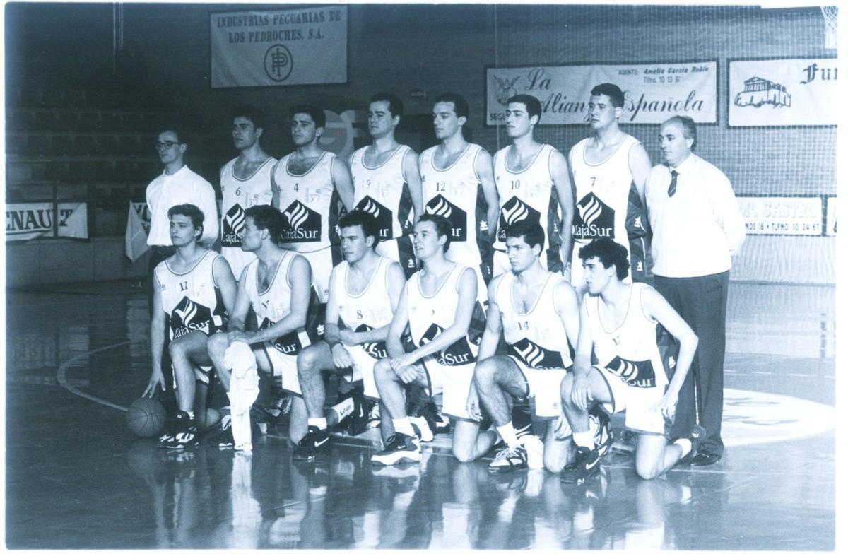 Plantilla del Pozoblanco que ascendió a la segunda categoría nacional en 1995.