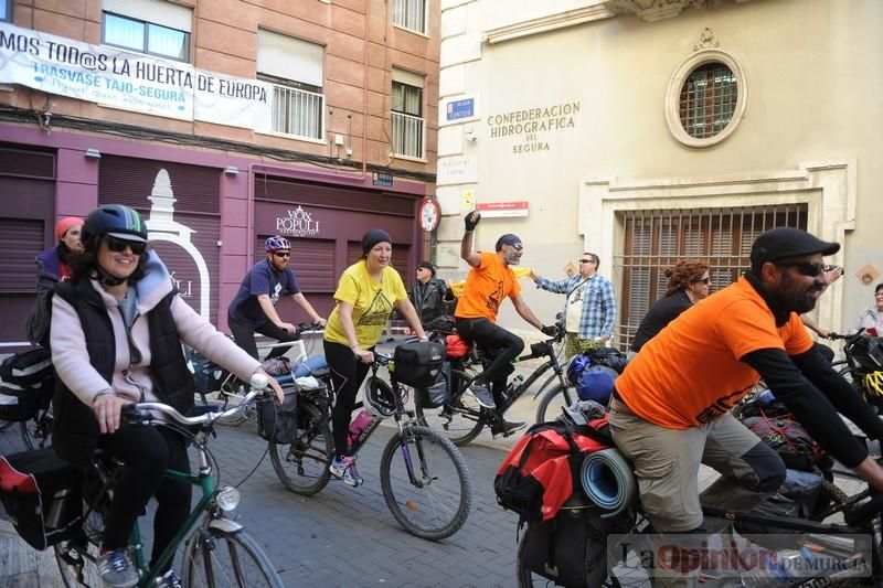 Protesta en bicicleta contra el fracking