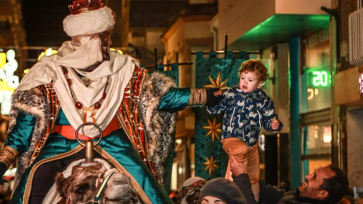 Sus Majestades de Oriente llenan de magia Benidorm, La Vila Joiosa y Elda