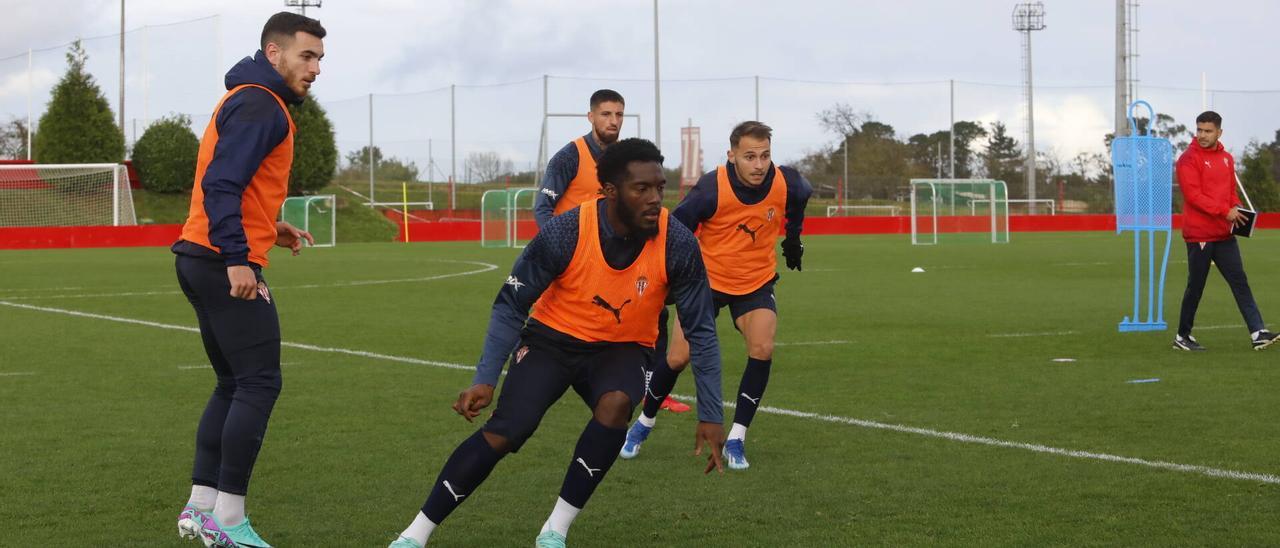 Un entrenamiento del Sporting en Mareo.