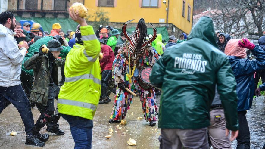 Jarramplas y 33 toneladas de nabos, ¡viva la fiesta de la adrenalina!