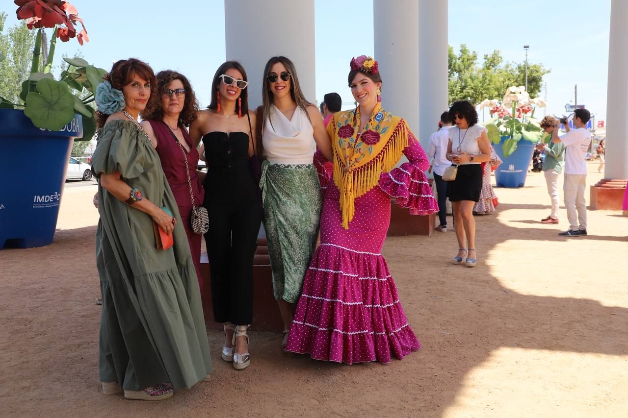 Amigos y familiares en el martes de Feria