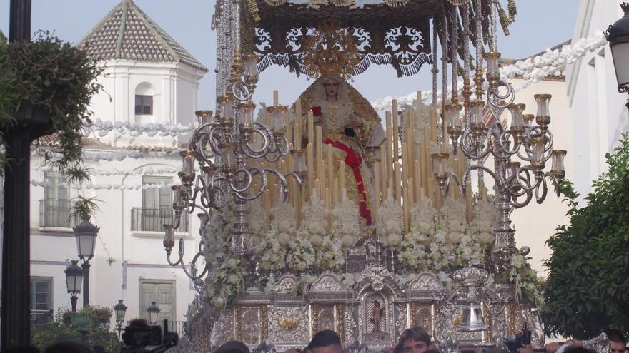 La procesión extraordinaria de la Virgen de la Piedad de Vélez, en imágenes