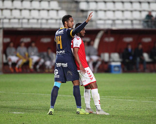 El Real Murcia cae ante el UCAM Murcia en casa