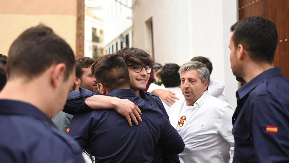 Alegría entre los hermanos de La Sentencia por su salida.