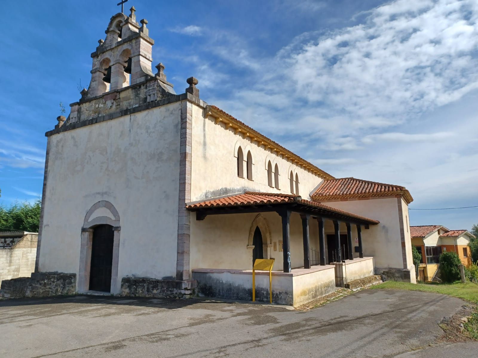 Iglesia de Santa María de Limanes