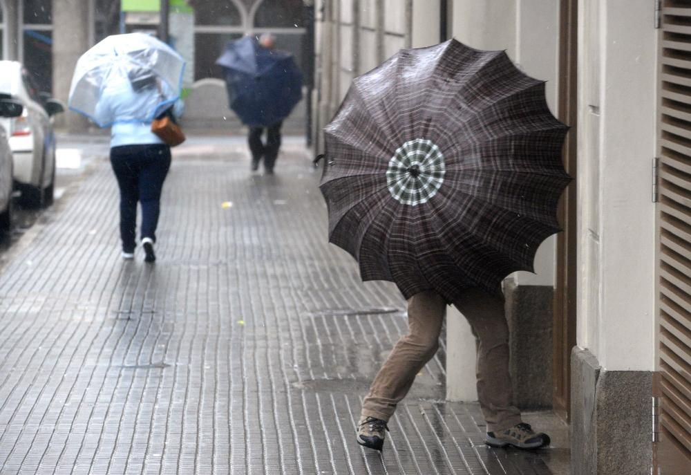 Día de paraguas en A Coruña