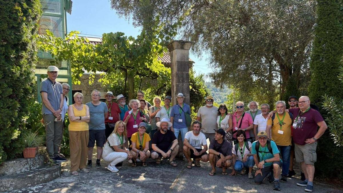 El grupo participante en el Encontro coa Arte de Brión en su visita a Gres.