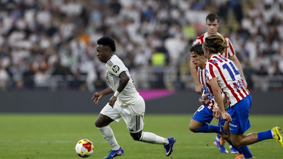 Xabi Alonso: "Mbappé viaja mañana"