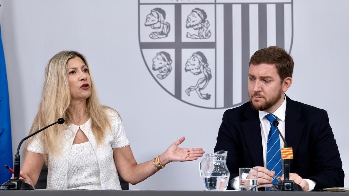 La vicepresidenta y el director general de Justicia presentando las nuevas órdenes del turno de oficio.