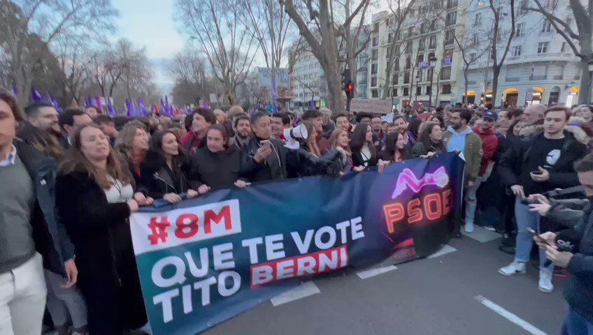 Jóvenes del PP en la manifestación del 8M
