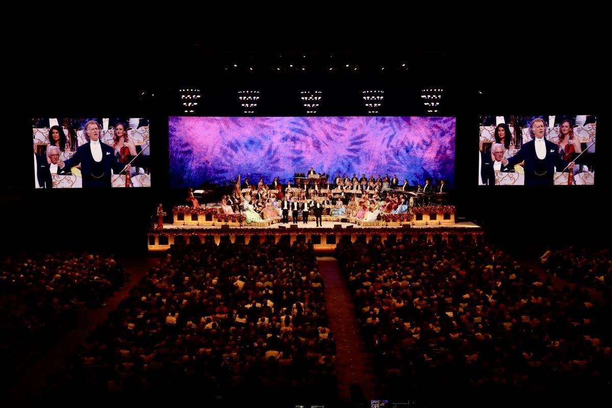 Nueva fiesta alegre y cálida en torno a la música a cargo de André Rieu Nueva fiesta alegre y cálida en torno a la música a cargo de André Rieu