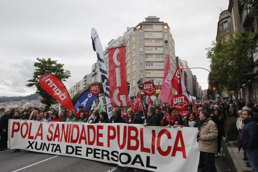 Miles de manifestantes piden una sanidad pública de calidad // Alba Villar