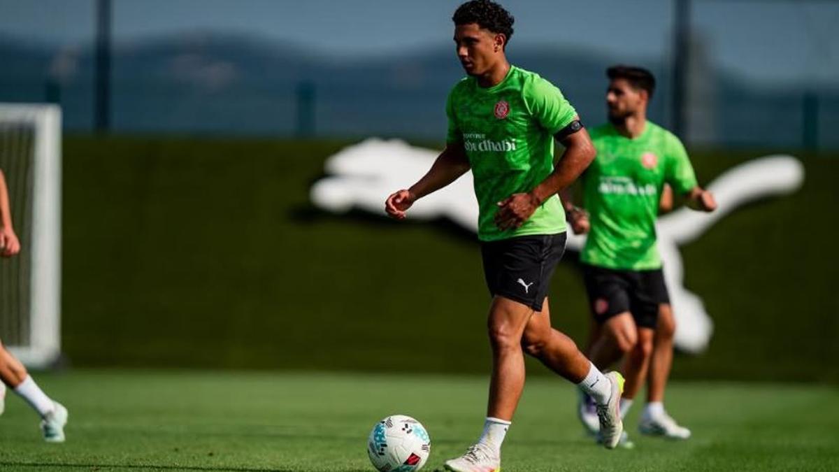 El jugador del planter blanc-i-vermell, en un entrenament del primer equip.