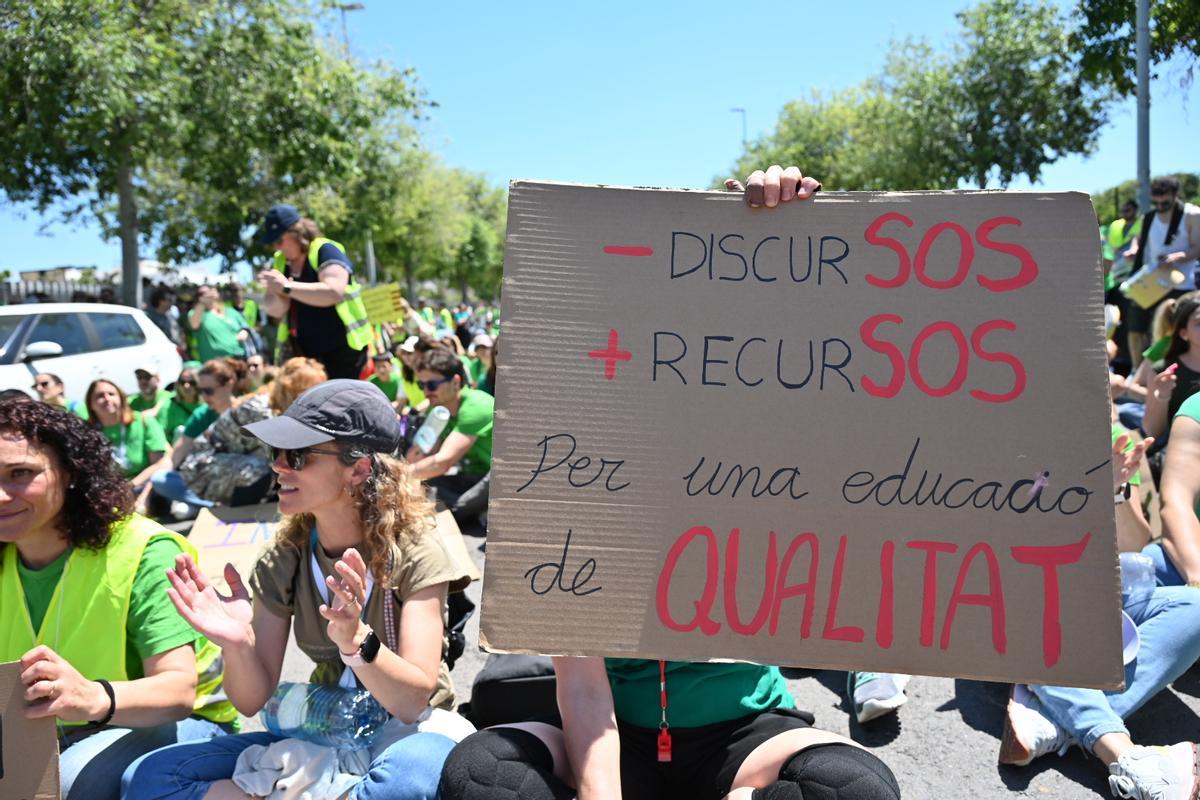 Galería de imágenes: nueva jornada de movilizaciones de los profesores en Castellón