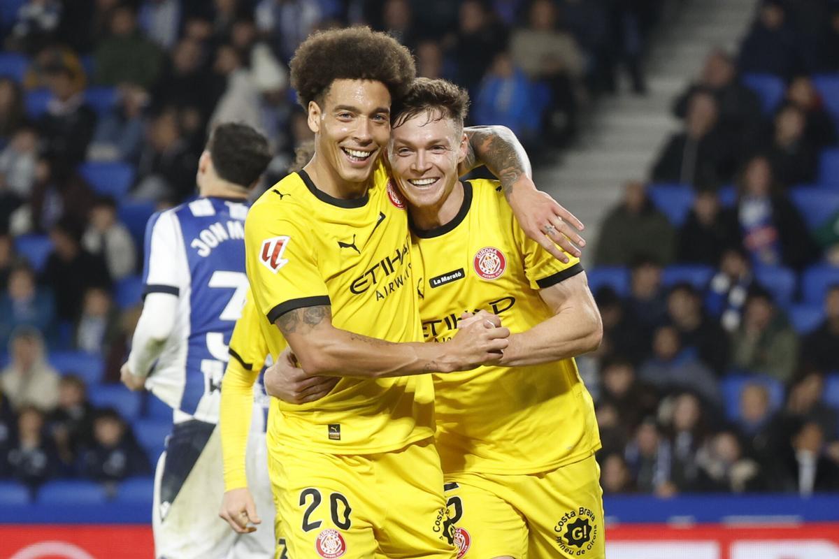 Tsygankov festeja su doblete junto con Witsel