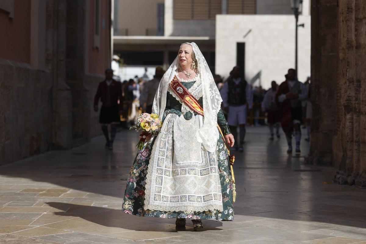 Todas las fotos de la Ofrenda del 18 de marzo por la calle de la Paz hasta las 16:30 horas