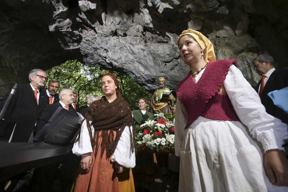 Procesión de San Pedrín de la Cueva