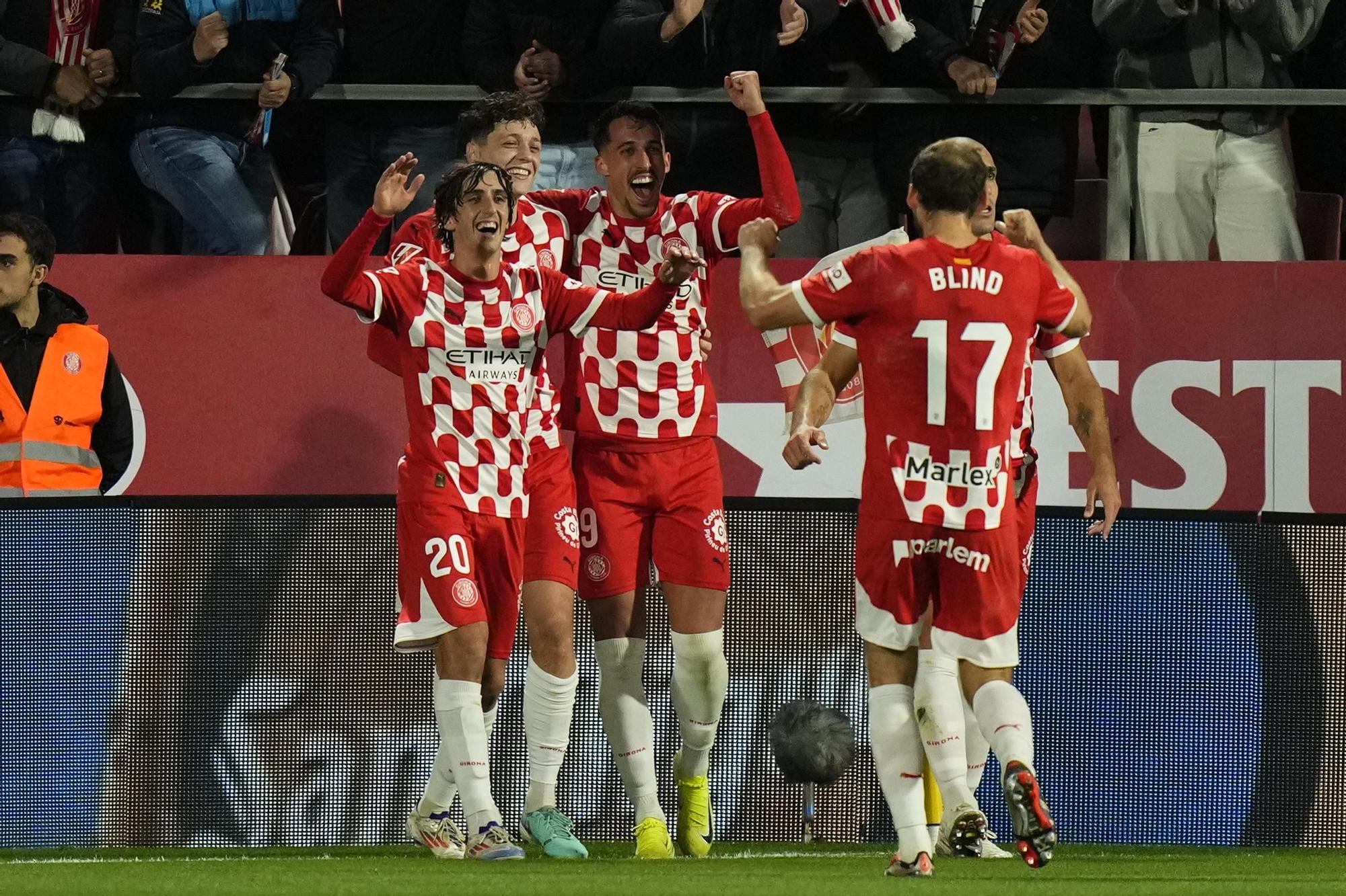 4-1. El Girona golea a un Espanyol en caída libre y dormirá en posiciones europeas