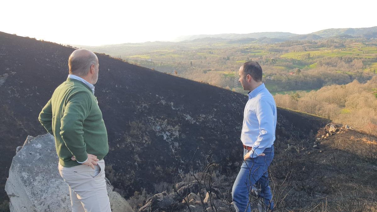 Luis Venta y Pablo Onís en Ceceda.