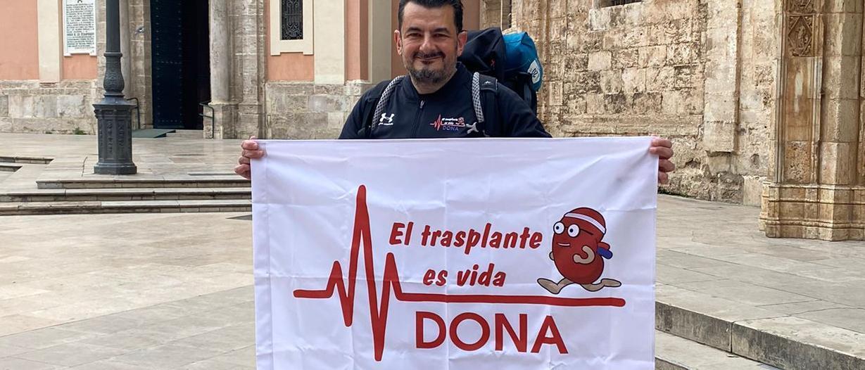 Javier Franco, trasplantado de riñón, hace el camino de Santiago para impulsar las donaciones.