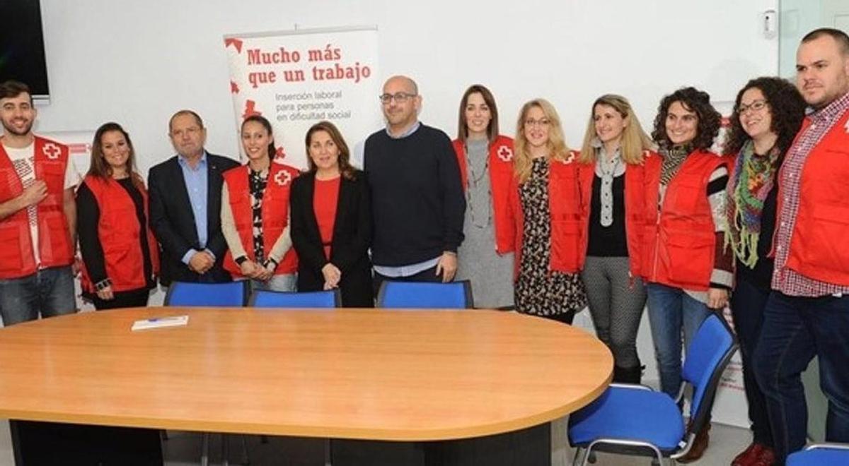 Presentación de una de las campañas de Cruz Roja en el centro de atención de transeúntes en Marbella