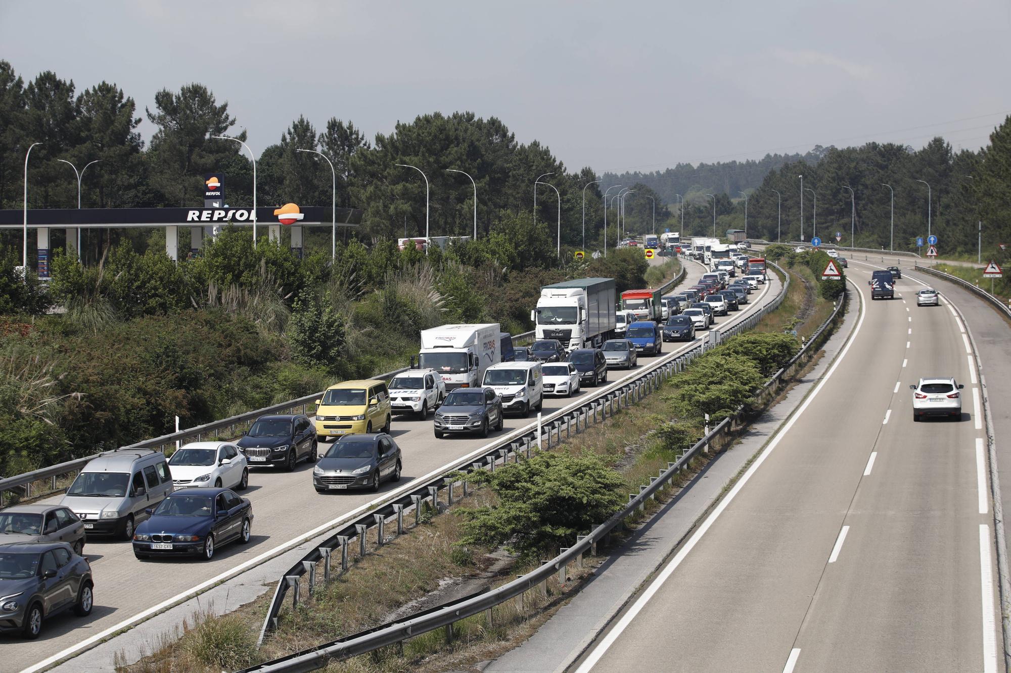 En imágenes: Nuevas caravanas en la "Y" por las obras del tercer carril