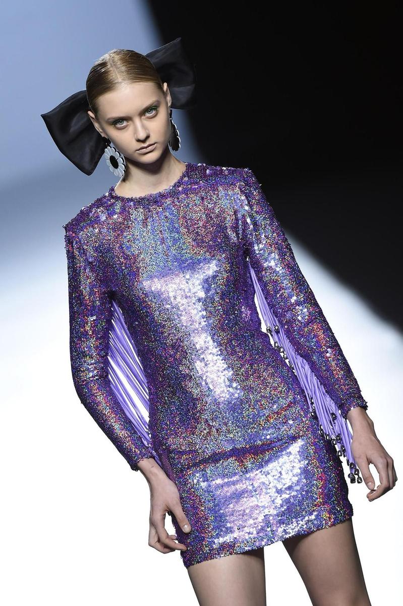 MBFWM 2015: María Escoté Primavera/Verano 2016, vestido glitter en colores