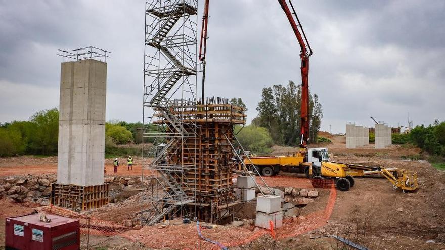 Avanza la construcción del quinto puente de la ronda sur en Badajoz