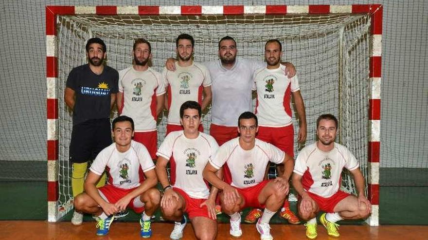 Equipo Cervecería Atalaya, de Primera División. // G. Santos