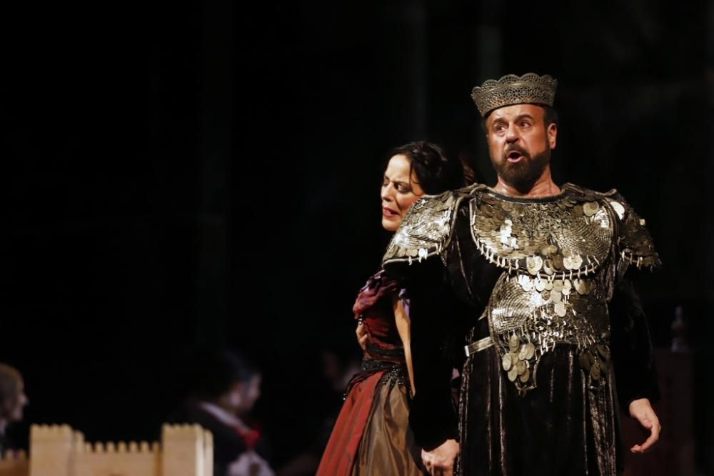 Ensayos de la ópera 'La Favorita' en el Teatro Cervantes.