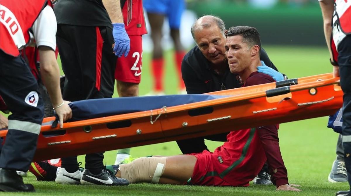 jmexposito34657489 portugal s cristiano ronaldo cries on the pitch during the e160710220504