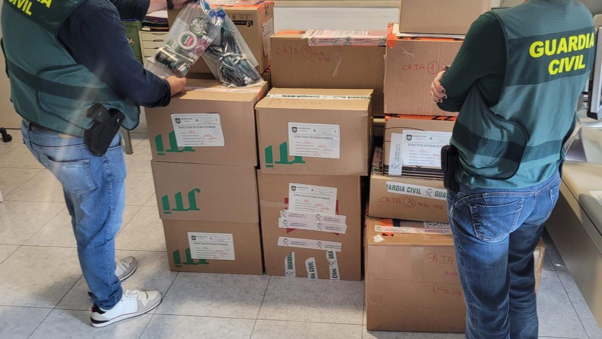 Agentes de la Guardia Civil intervienen cannabis comercializado ilegalmente en Mallorca.