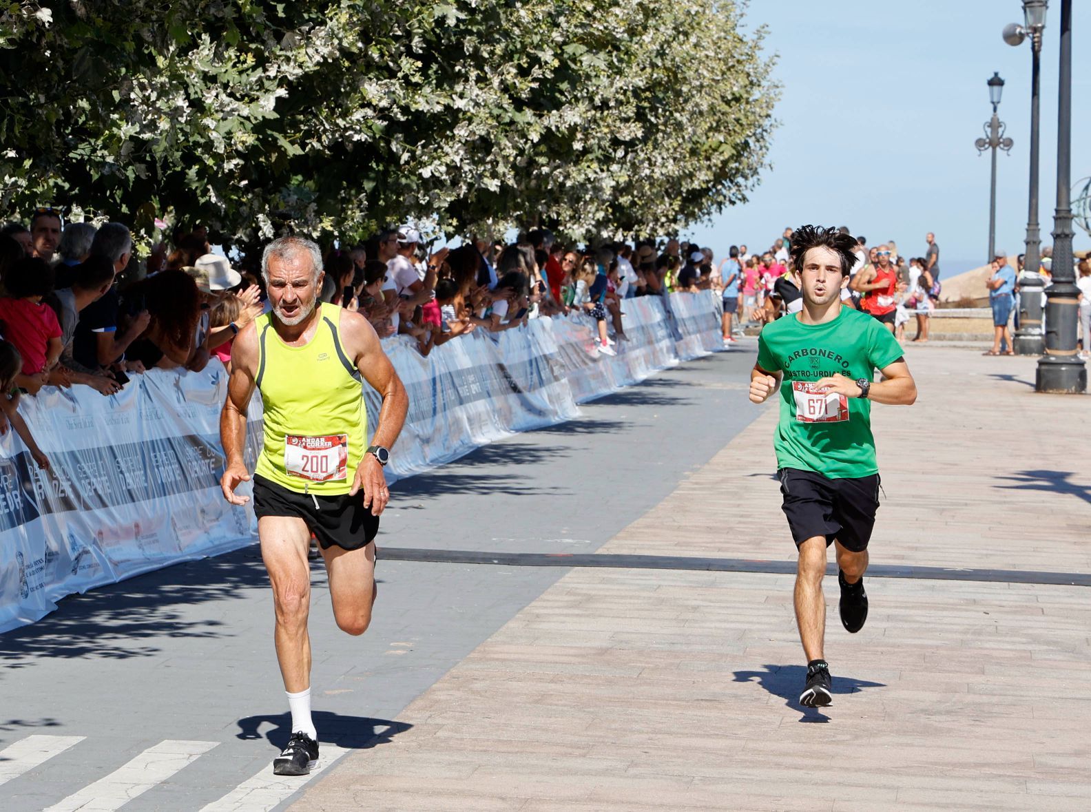 Baiona suda a ritmo de zapatilla y zumba