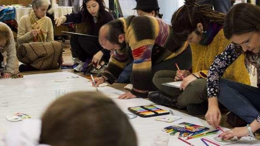 Taller de mandalas en Trascorrales en una edición anterior de la muestra.