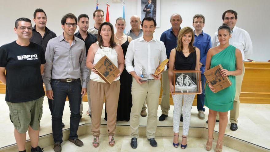 Representantes de las bandas de música en la recepción municipal