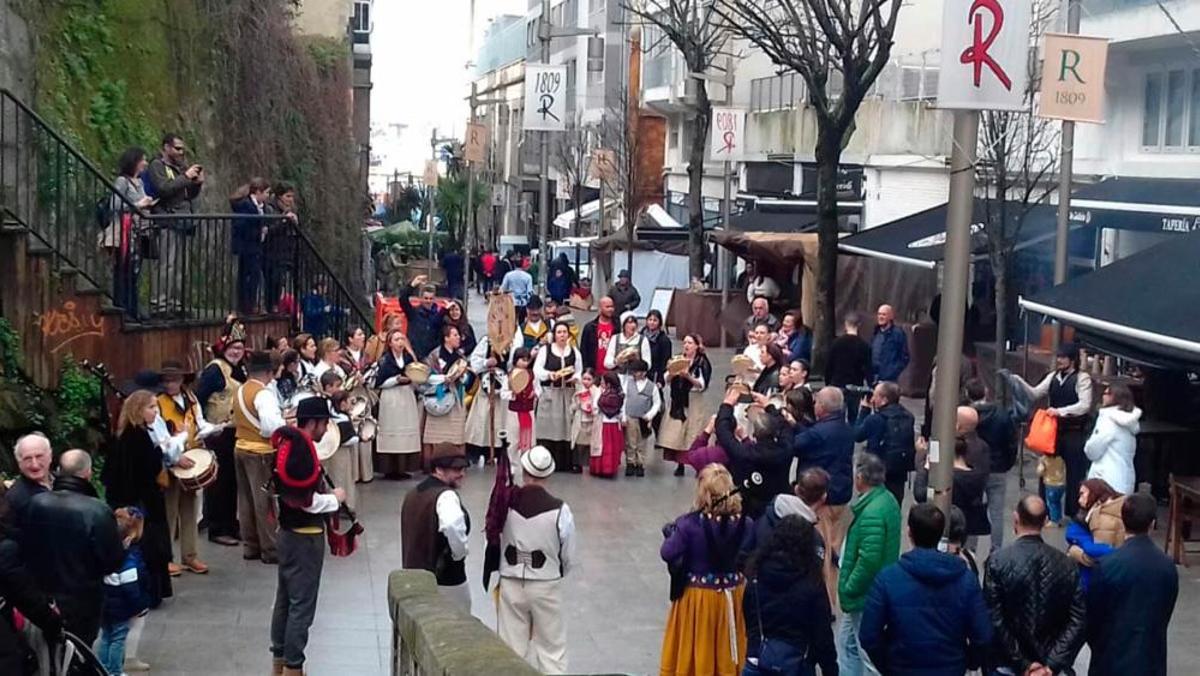 La Reconquista combate la lluvia con música y chor La Reconquista combate la lluvia con música y chor
