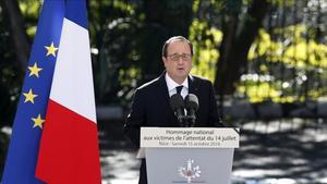 El presidente francés, François Hollande, durante un homenaje el año pasado en Niza. 