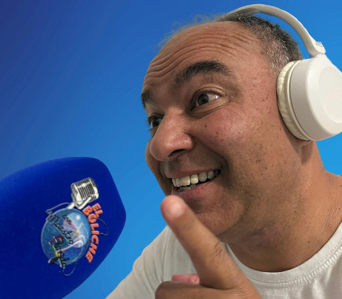 Maestro Florido, en plena emisión del rprograma.