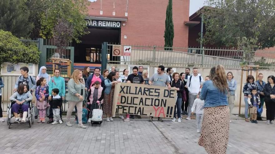 Otro martes de protestas por la falta de auxiliares de Educación Especial en Aragón