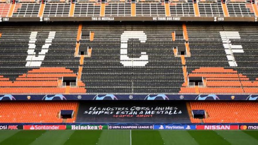 Así luce la lona para alentar a los jugadores en Mestalla