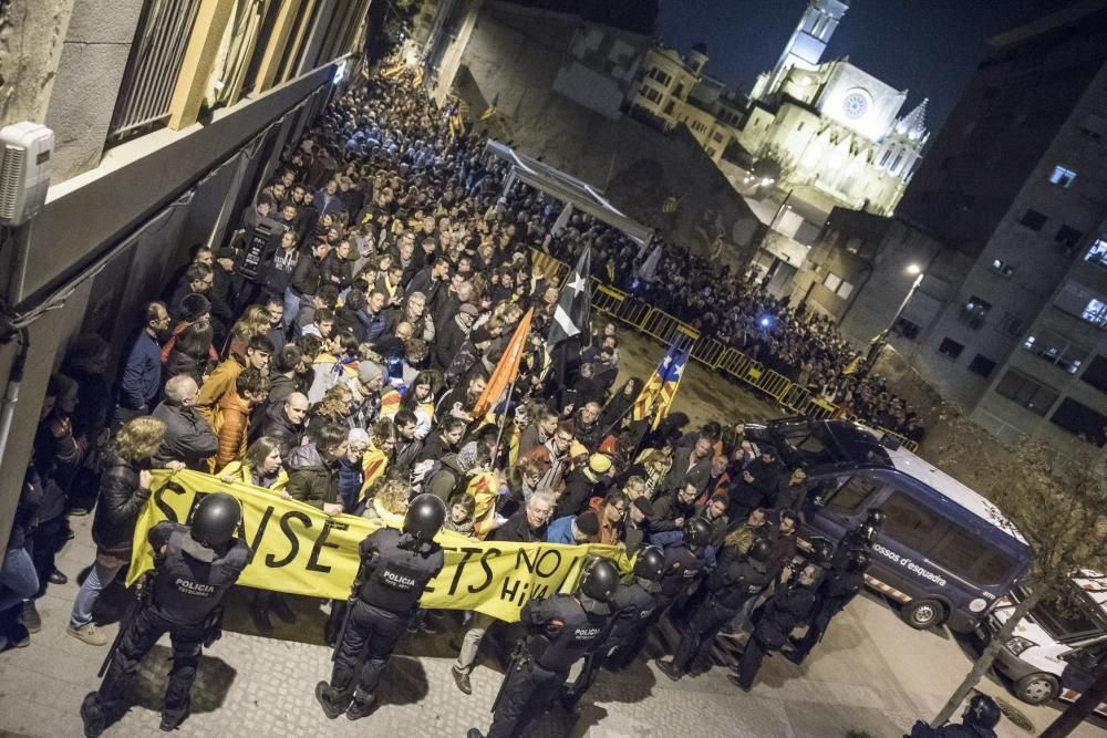 Milers de persones es manifesten a Manresa per la