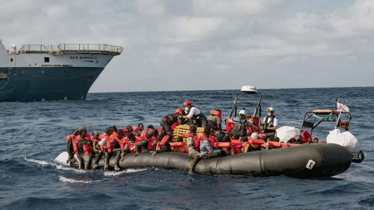 Rescate del barco Geo Barents, de MSF, en el Mediterráneo