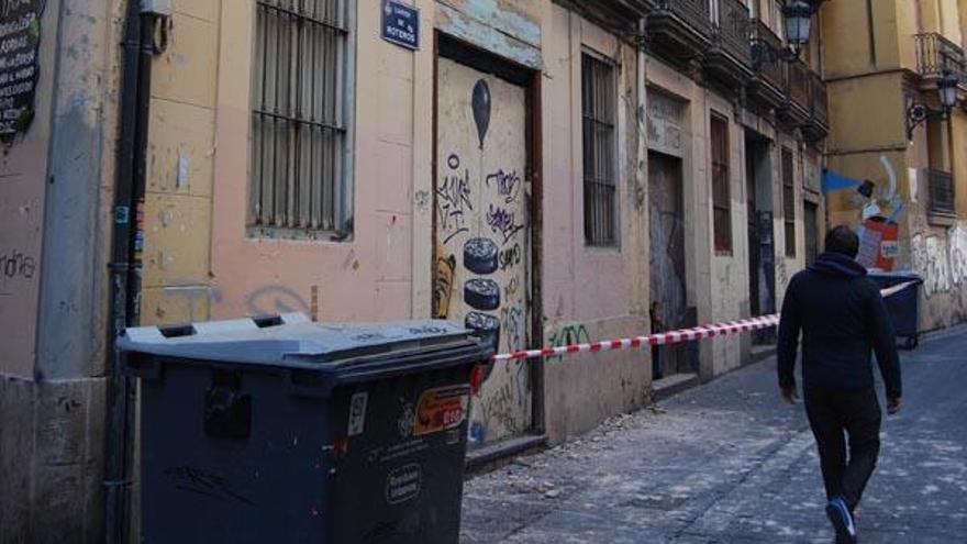 Derrumbamiento en un edificio de la calle Roteros