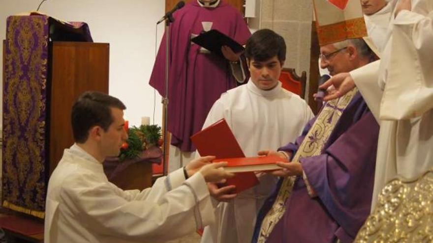 El lalinense Nicolás Susena, instituido lector y acólito por el obispo de Lugo