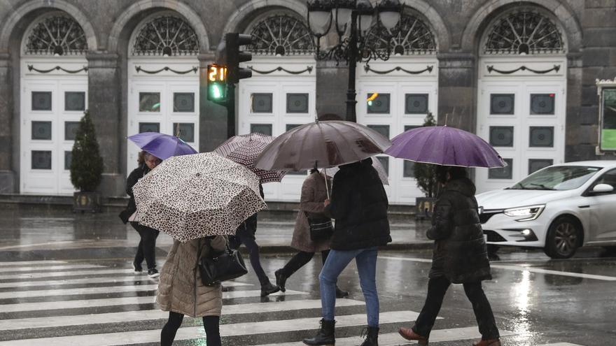 Jorge Rey avisa del tiempo para Semana Santa: &quot;Saca el paraguas y súbete la cremallera&quot;