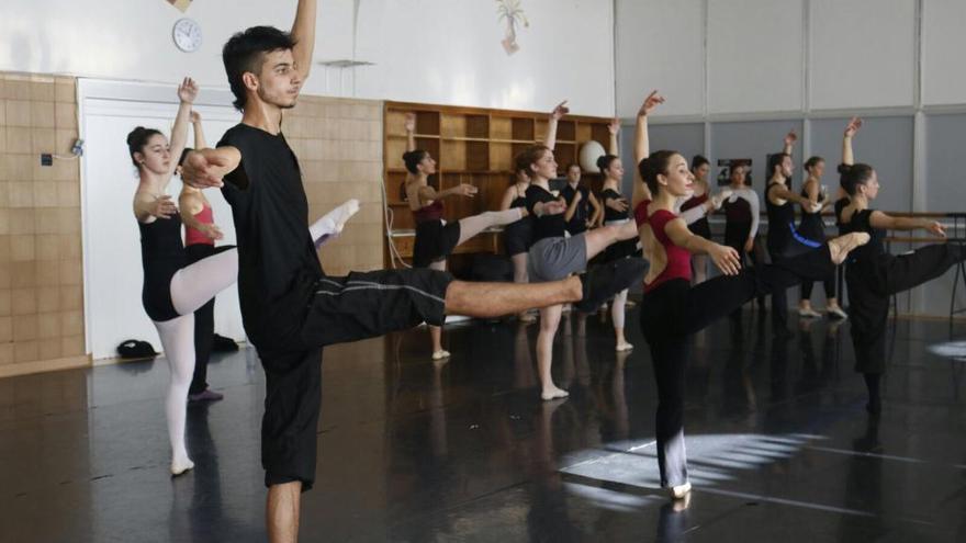 Audiciones para seleccionar a doce bailarines de la Jove Companyia de Dansa d&#039;Alacant